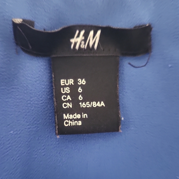 Ruffle TOP - Picture 2 of 5